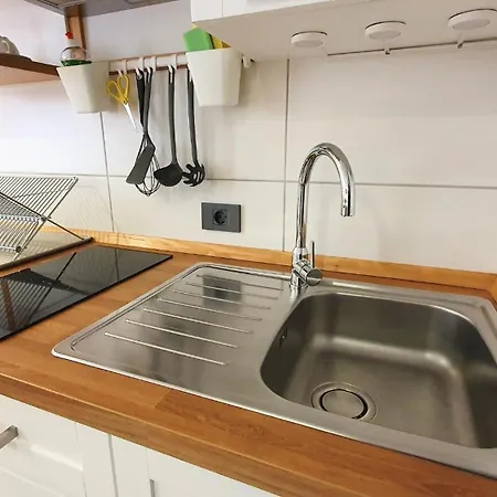 Ema - Tartini Square Apartman *