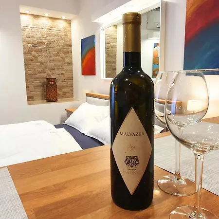 Ema - Tartini Square Apartman